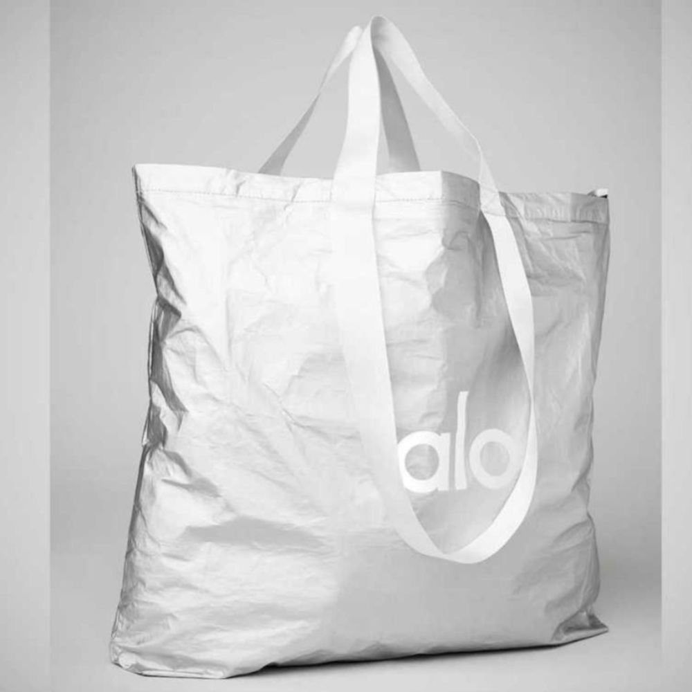 ALO Yoga Metallic Silver Tote Keep It Dry Packable Tote Metallic